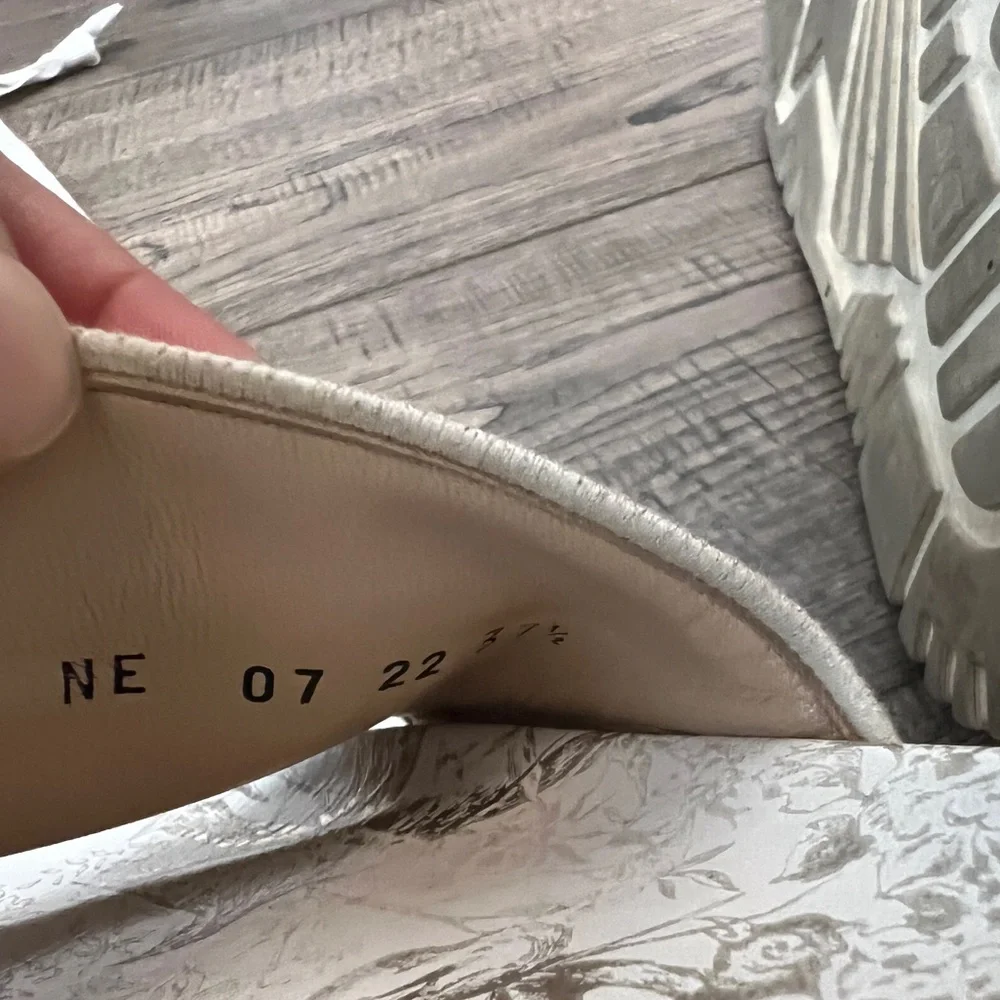 Dior Dway Ivory/ gold Slipper - Picture 9 of 9